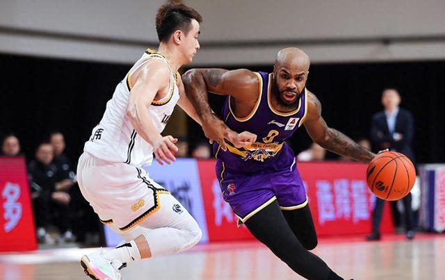 TheShy迎来十赛季出色发挥,湖人观众热烈欢呼! TheShy迎来十赛季出色发挥,湖人观众热烈欢呼!