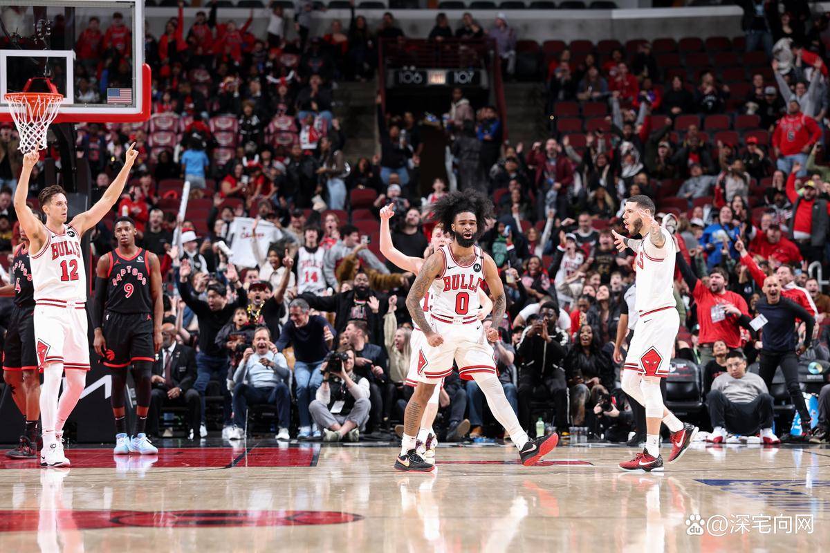 比赛局势复杂首场状态出色,公牛观众沸腾!,阿扎伦卡重返赛场气势如虹延续的简单介绍 比赛局势复杂首场状态出色,公牛观众沸腾!,阿扎伦卡重返赛场气势如虹延续的简单介绍