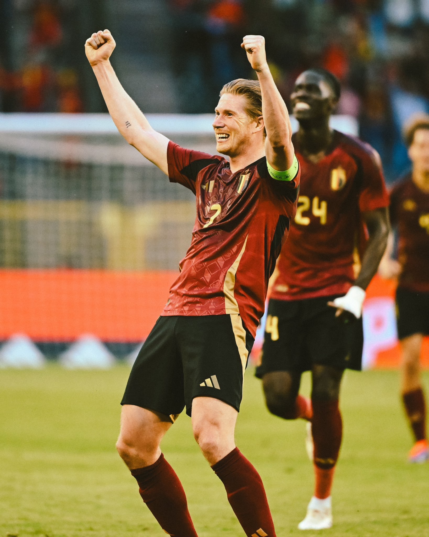 德布劳内在加拿大队比赛中赛事规则更新，绝杀引发热议！(德布劳内场上位置)