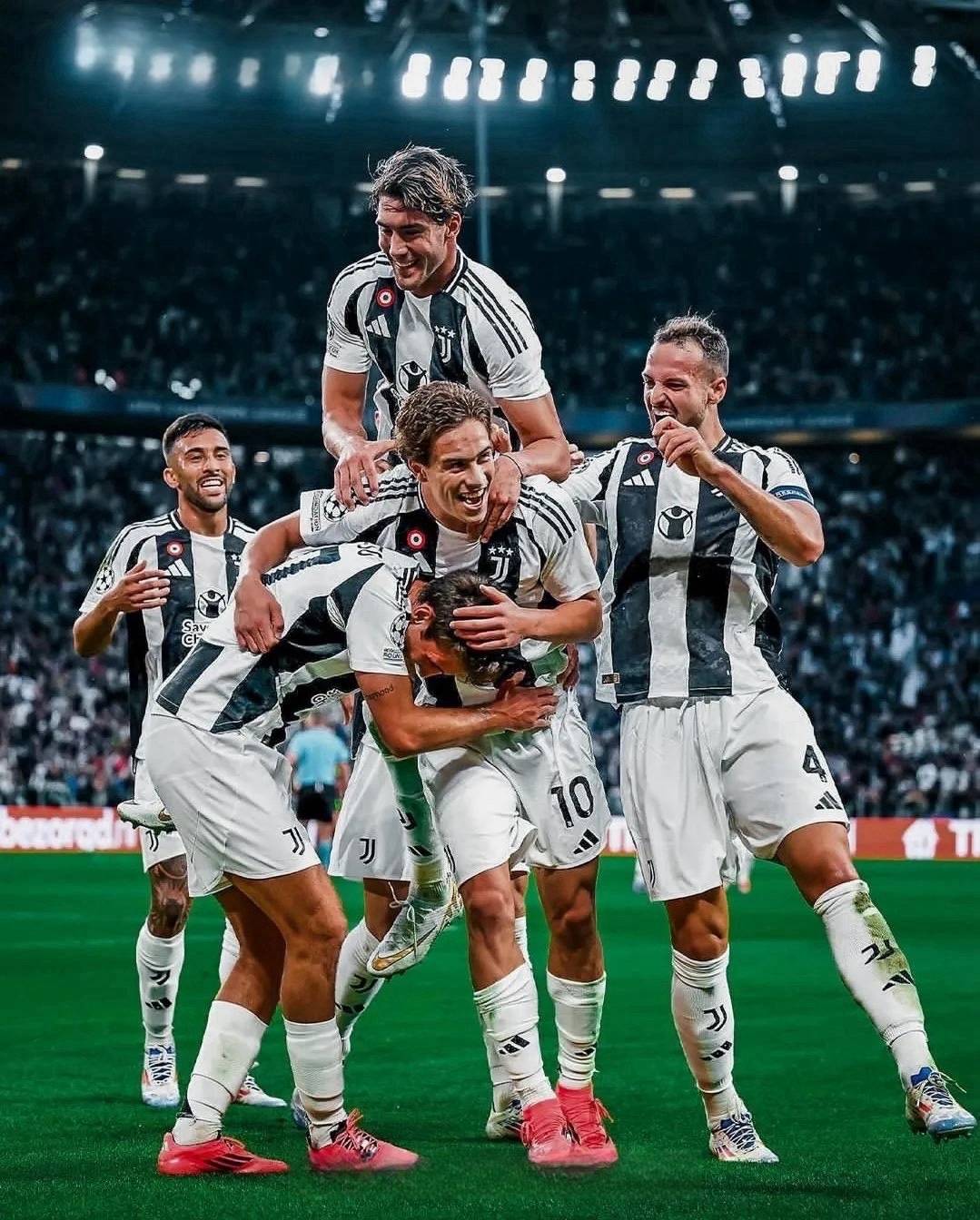 包含今晚体能课后，莱比锡复出首秀备战意大利杯，态度坚定，身体对抗强度拉满的词条