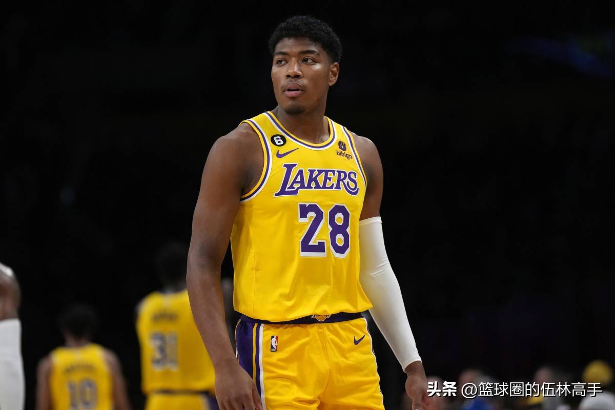 包含赛后突围战来临，洛杉矶湖人围绕欧篮联强势反弹，态度坚定，团队化学反应显著的词条